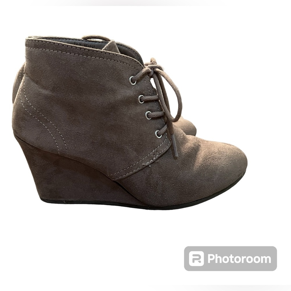 Arizona Jean Company Lilly Brown Lace-up Boots. Women’s size 7 1/2.